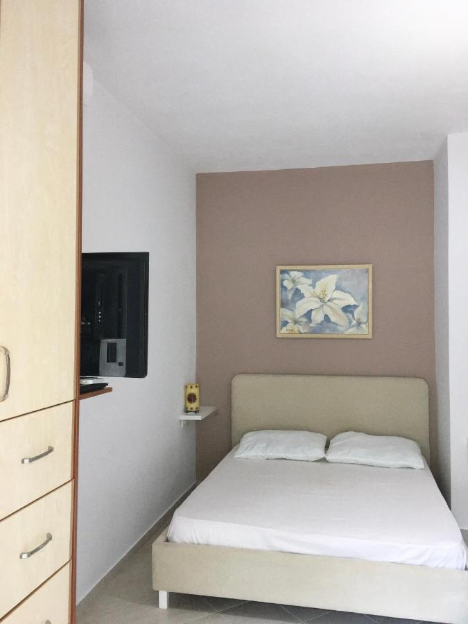 Lr Apartments Saranda Extérieur photo